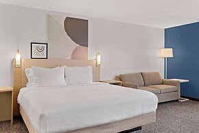 Spark by Hilton Newcomerstown