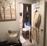 Naomi Bed & Breakfast