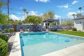 Hot Tub Pool Cabana Saguaro by Rovetravel