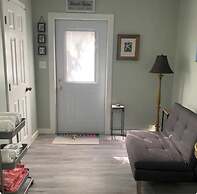 1 Bedroom Studio Cottage Patio Grill Firepit Parking