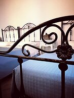 Tobia's House