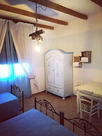 Tobia's House