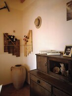 Tobia's House