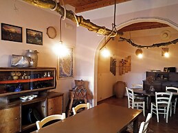 Tobia's House