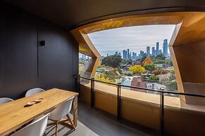 2-bed in South Melbourne w/ Beautiful City Views