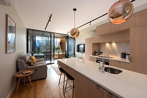 2-bed in South Melbourne w/ Beautiful City Views