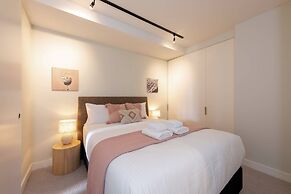 2-bed in South Melbourne w/ Beautiful City Views