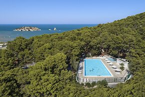 Gattarella Family Resort - Seaside Rooms and Suites with Premium Half-
