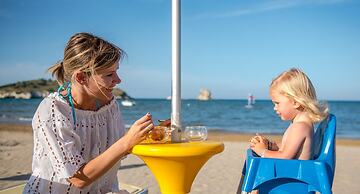 Gattarella Family Resort - Seaside Rooms and Suites with Premium Half-