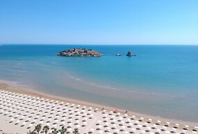 Gattarella Family Resort - Seaside Rooms and Suites with Premium Half-