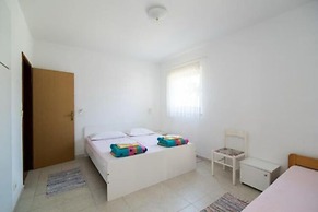 Apartments Boguvila - Two-bedroom Family Apartment With Terrace -