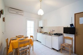 Apartments Boguvila - Two-bedroom Family Apartment With Terrace -
