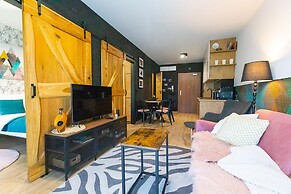 RentPlanet - Green Park Resort