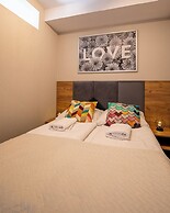 RentPlanet - Green Park Resort