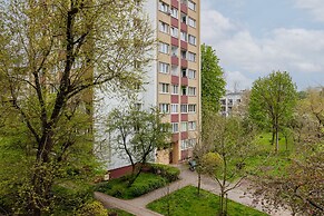 Saska Kepa Apartment by Renters