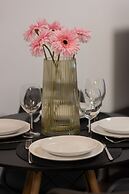 Saska Kepa Apartment by Renters