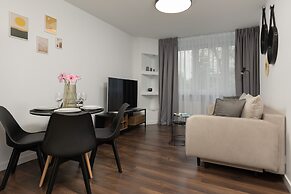 Saska Kepa Apartment by Renters