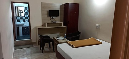 iROOMZ Suchira Lodge