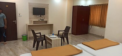 iROOMZ Suchira Lodge