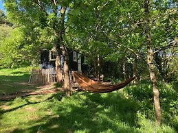 Cornwall Woodland Dog Friendly Shepherd's Hut