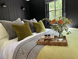 Cornwall Woodland Dog Friendly Shepherd's Hut