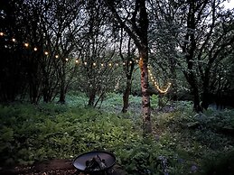 Cornwall Woodland Dog Friendly Shepherd's Hut