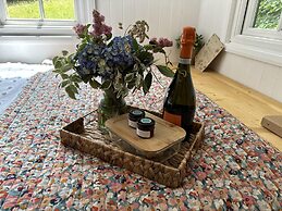 Cornwall Woodland Dog Friendly Shepherd's Hut