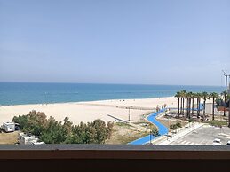Seafront Apartment for Rent 6 Sleeps Skyscraper