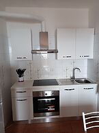 Seafront Apartment for Rent 6 Sleeps Skyscraper