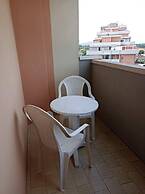 Seafront Apartment for Rent 6 Sleeps Skyscraper