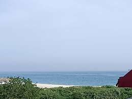 Seafront Apartment for Rent 6 Sleeps Skyscraper
