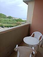 Seafront Apartment for Rent 6 Sleeps Skyscraper