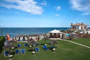 Seafront Apartment for Rent 6 Sleeps Skyscraper