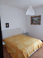 Seafront Apartment for Rent 6 Sleeps Skyscraper