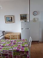 Seafront Apartment for Rent 6 Sleeps Skyscraper