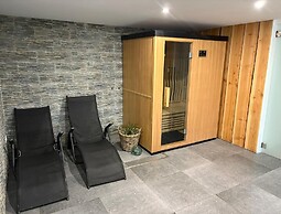 Chalet in the Woods With Nordic Bath
