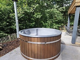 Chalet in the Woods With Nordic Bath