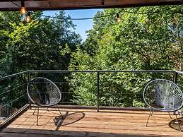 Chalet in the Woods With Jacuzzi and Sauna