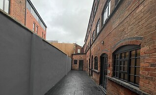 Boutique Luxury Townhouse 3 Floors Designer Home