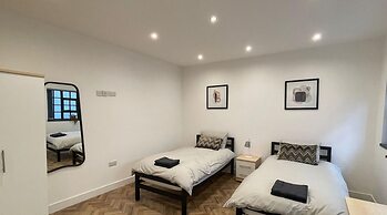 Boutique Luxury Townhouse 3 Floors Designer Home