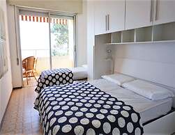 Belvilla by OYO Chimere 1/16