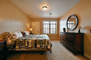 Unit 433a 1 Bd/ 1 Ba Condo 1 Bedroom Condo by RedAwning