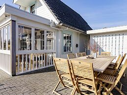 Beautiful Holiday Home With Private Terrace
