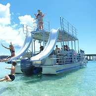 9b Seascape 2 Bedroom Villa by RedAwning