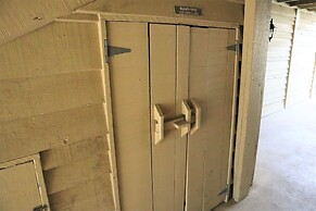 9b Seascape 2 Bedroom Villa by RedAwning