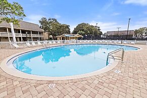 9b Seascape 2 Bedroom Villa by RedAwning