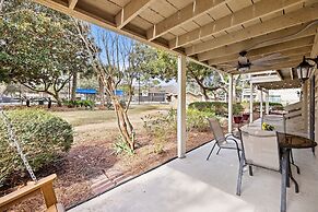 9b Seascape 2 Bedroom Villa by RedAwning