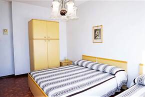 Belvilla by OYO Pleasant Holiday Home With Pool