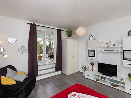 Apartments Mavi - Studio Apartment With Terrace and City View