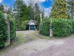 Chalet With Large Garden and Duck Pond